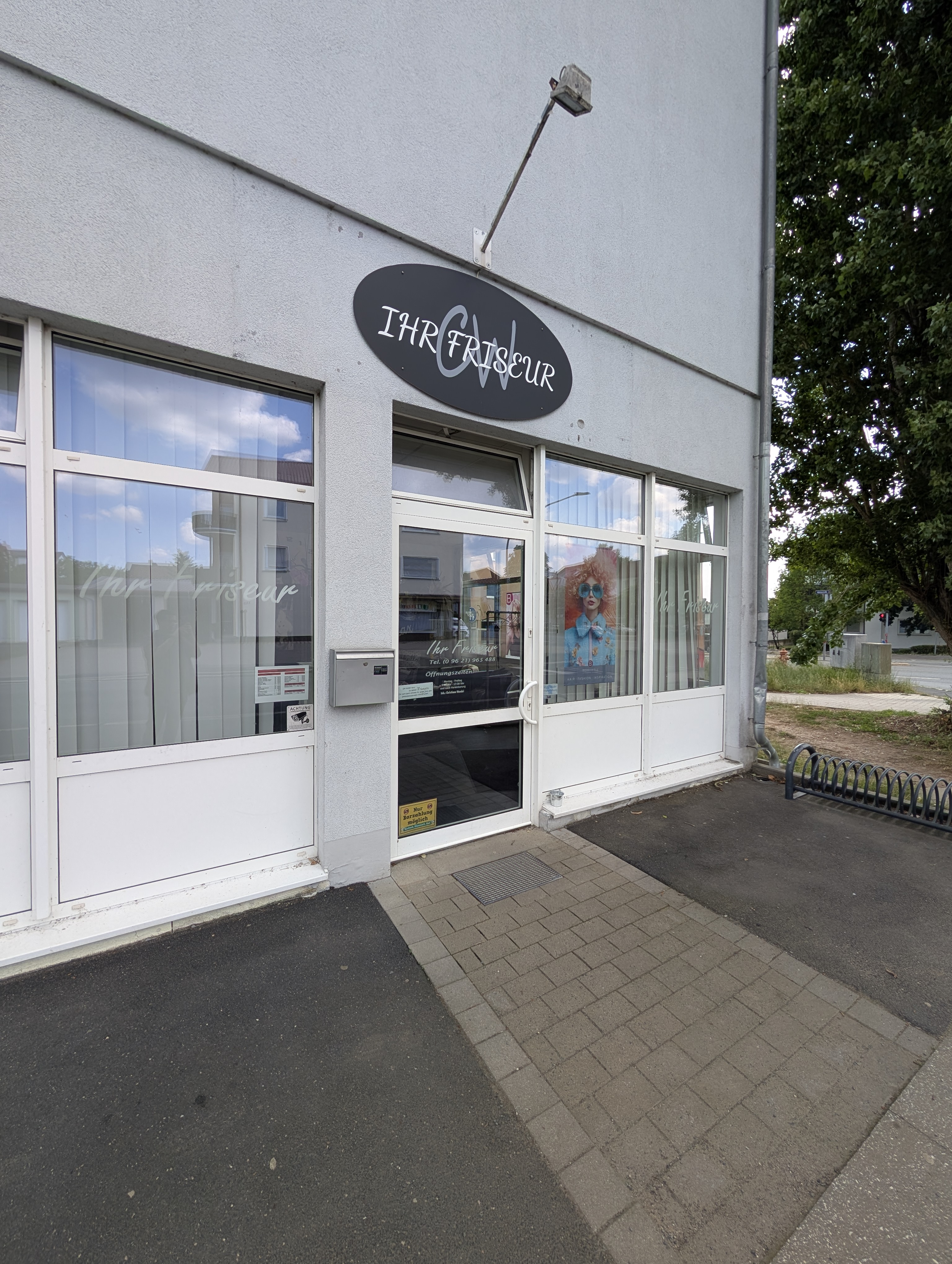 Aussenansicht von C. W. Ihr Friseur